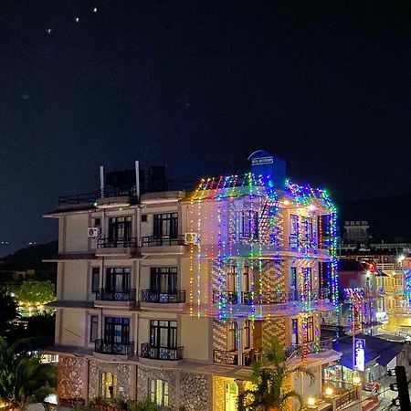 Hotel Buttercup Pokhara Bagian luar foto