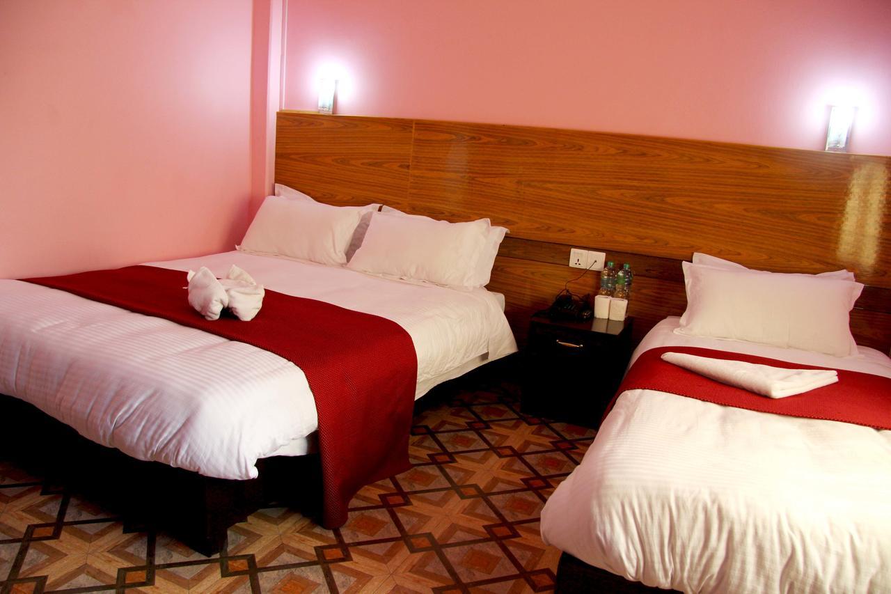 Hotel Buttercup Pokhara Bagian luar foto