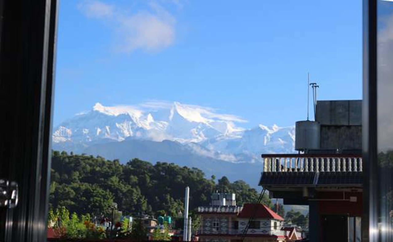 Hotel Buttercup Pokhara Bagian luar foto