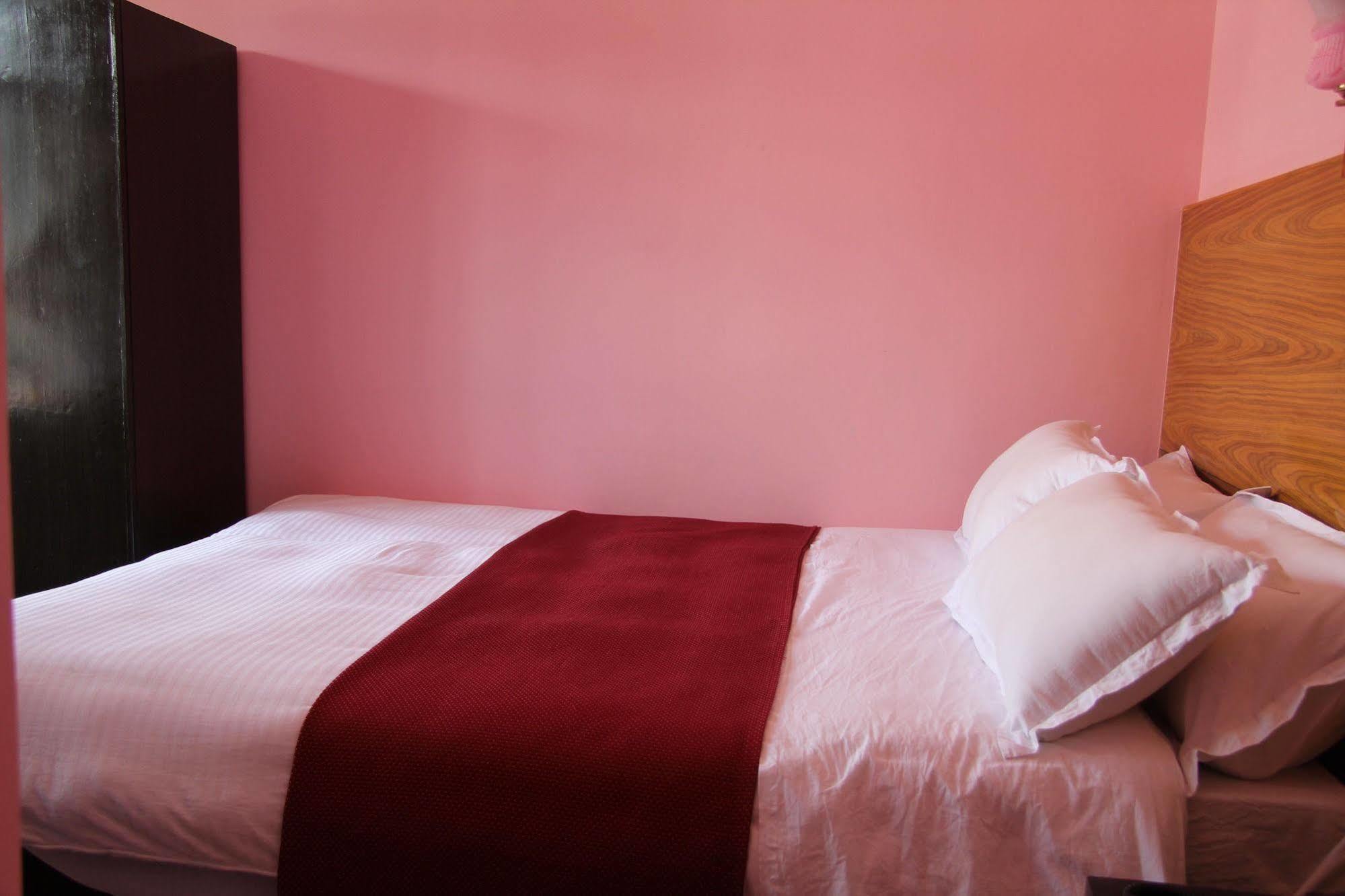 Hotel Buttercup Pokhara Bagian luar foto